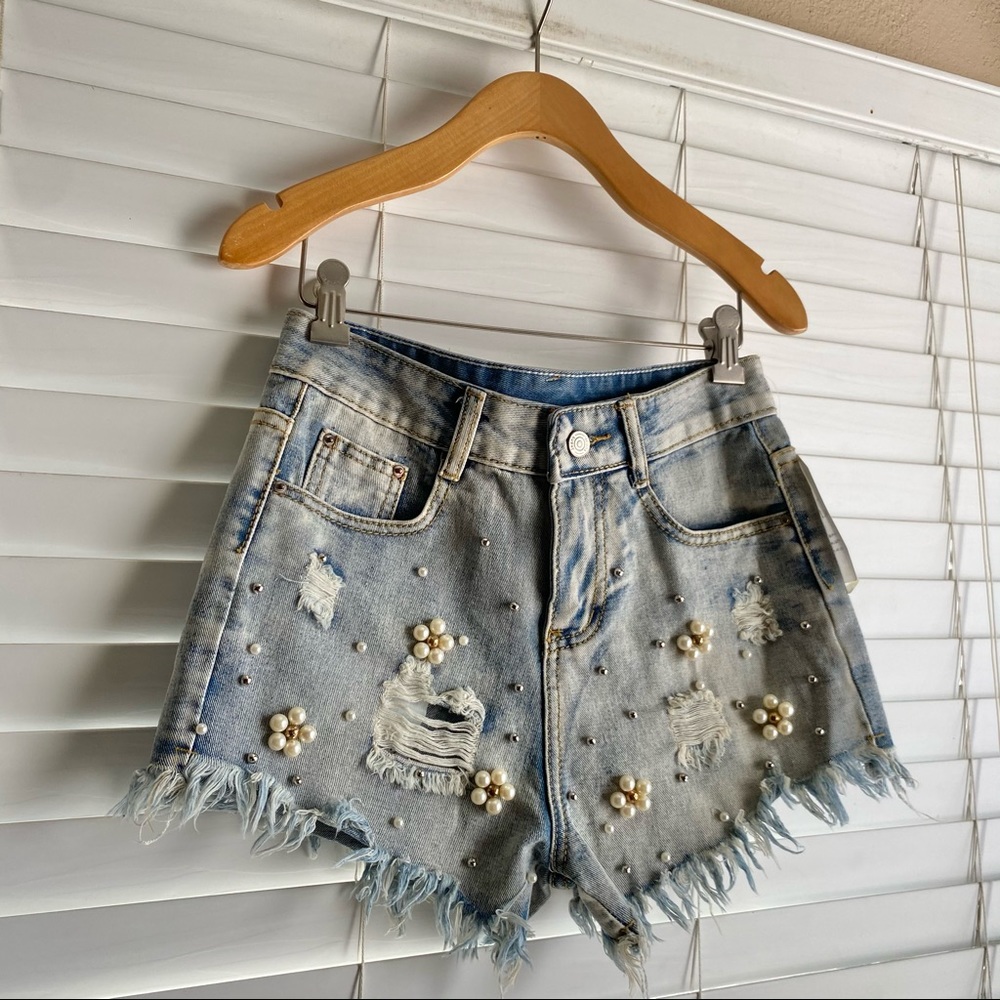 SADIE & SAGE distressed shorts